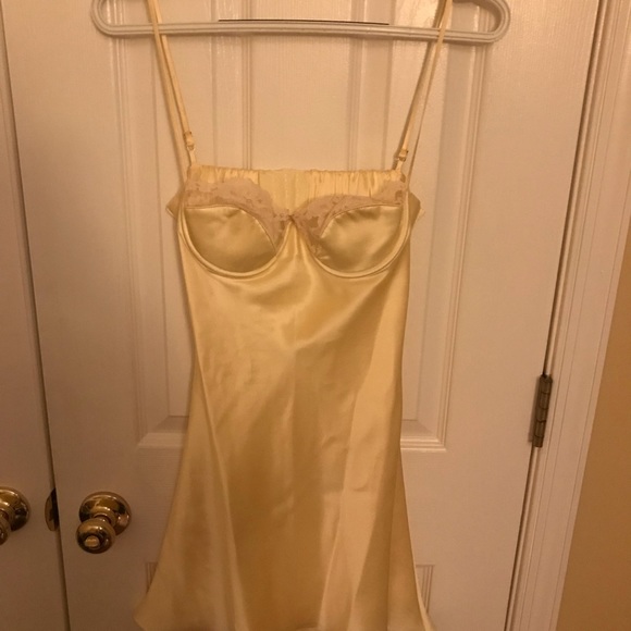 Mirror Palais Dress Pale Yellow - Picture 2 of 4